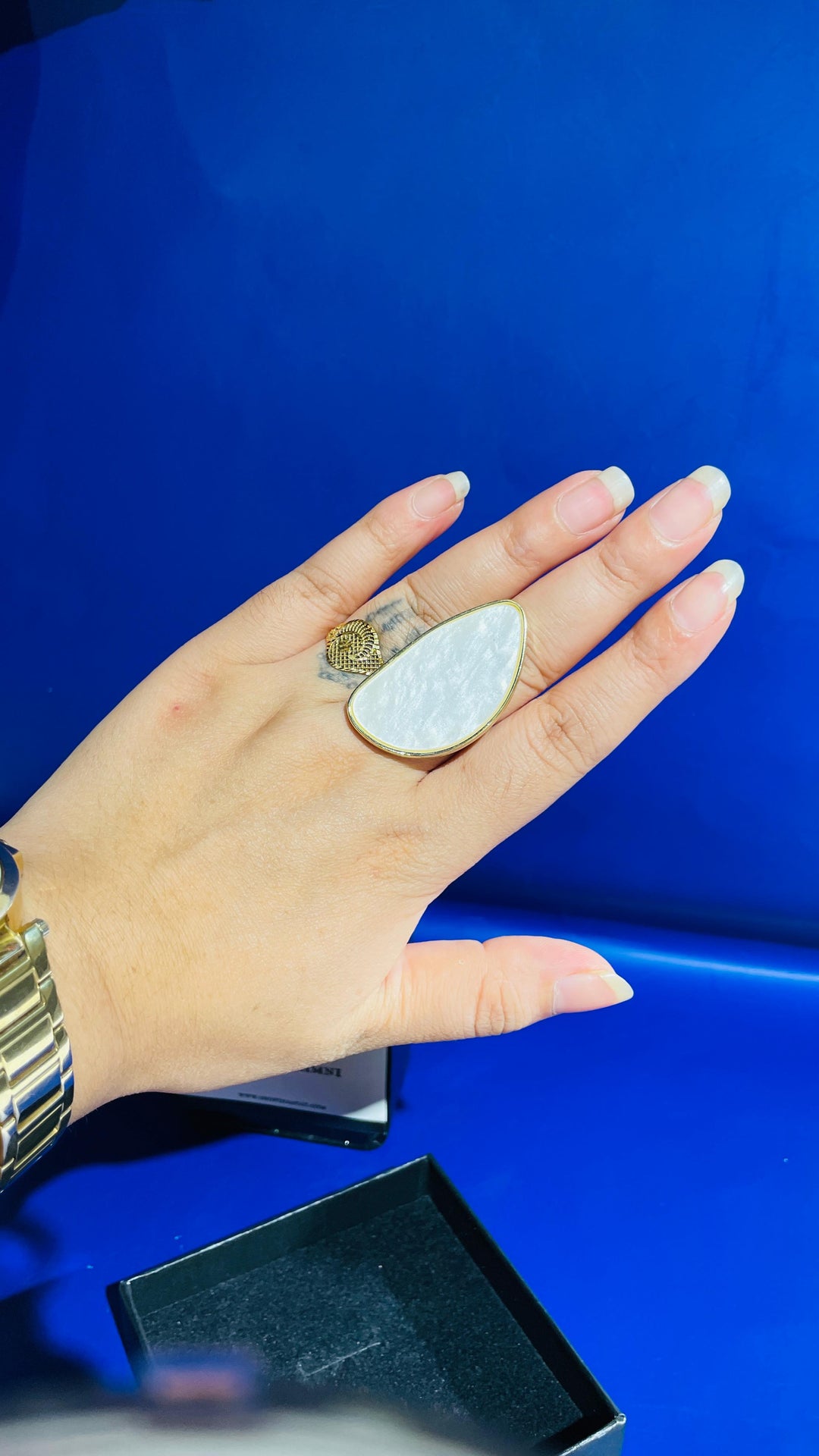 White Mother-of-Pearl Cocktail Ring