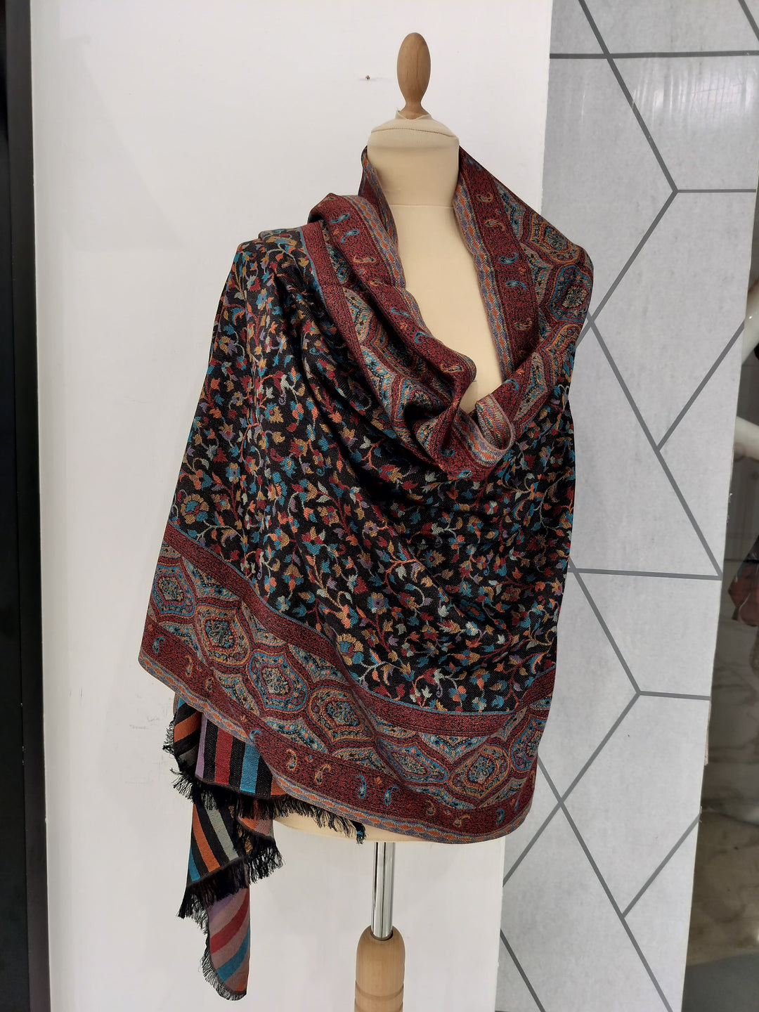 Janvi Black Mixed Cashmere Scarf