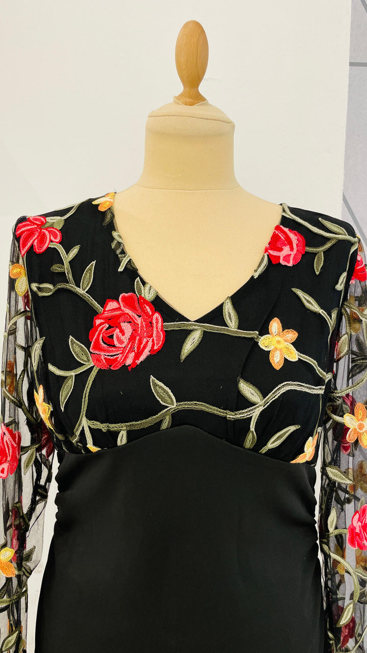 The Black Emberoidery Dress