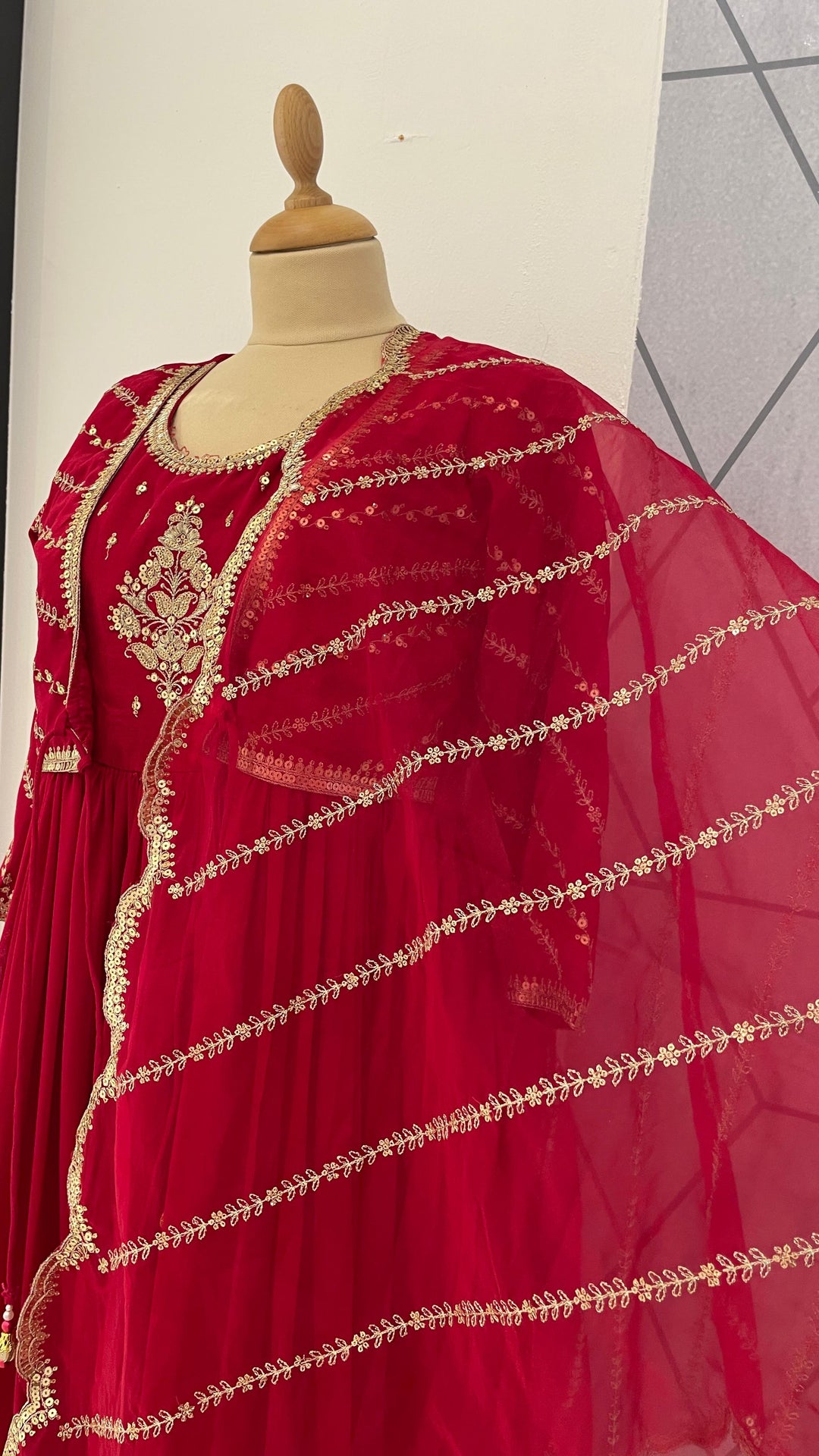 Red Long Anarkali ( Ready-to-Wear)